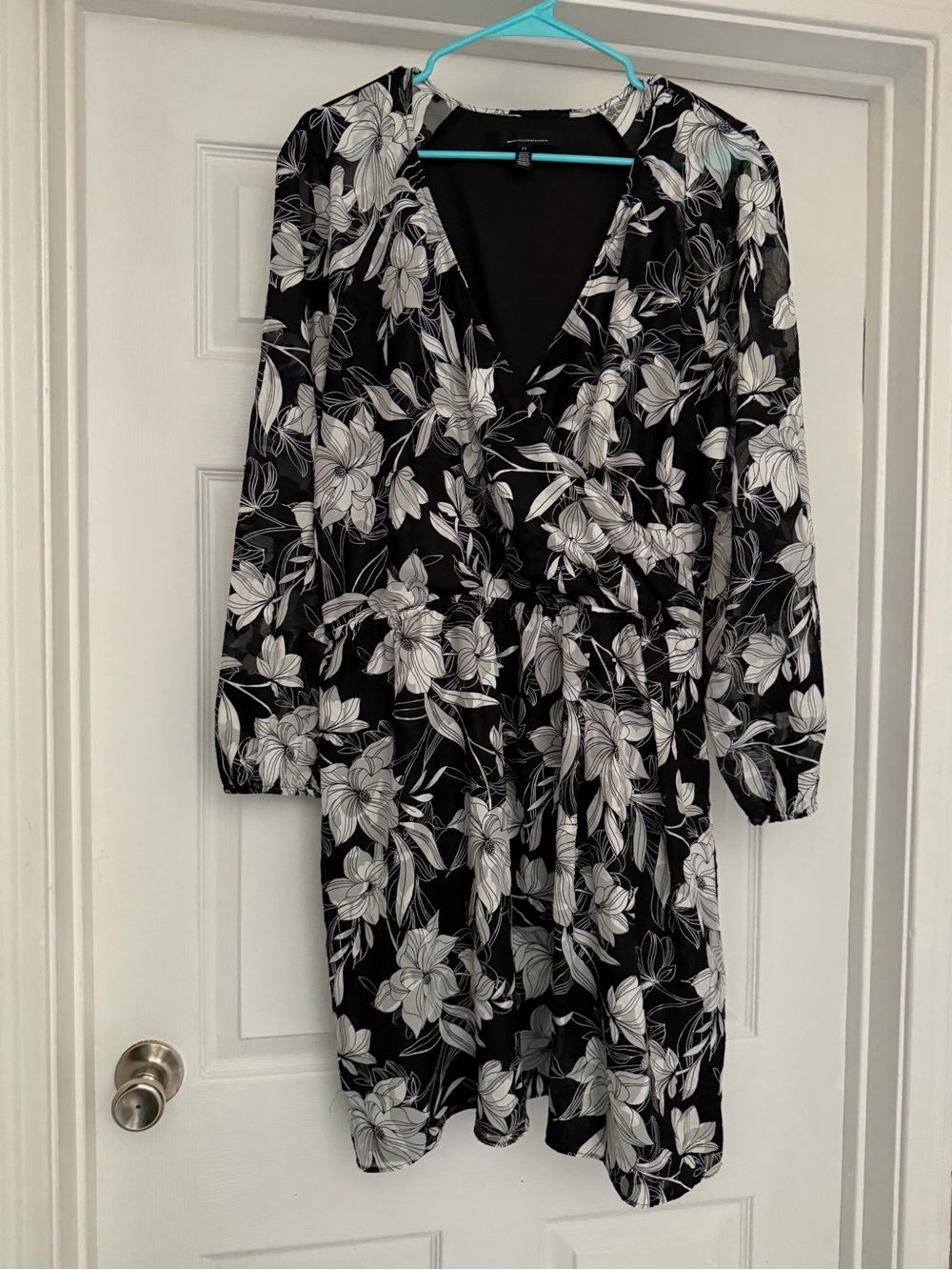 Black & White Floral Wrap Dress - Women White House black market